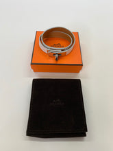 Load image into Gallery viewer, Hermès Kelly Blanc Double Tour Bracelet Size T3