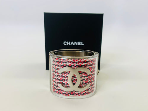 CHANEL Wide Fuchsia Tweed And Acrylic Silver Metal CC Hinged Cuff