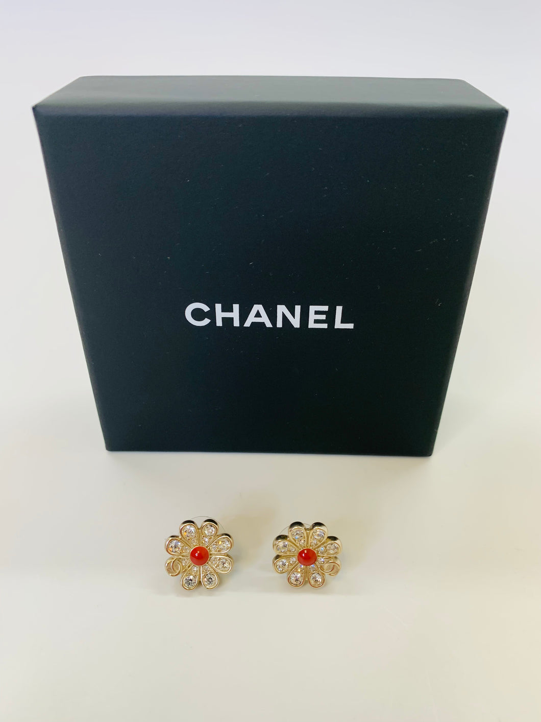 CHANEL Flower Post Earrings – JDEX Styles