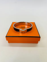 Load image into Gallery viewer, Hermès Clic H Bracelet Size PM