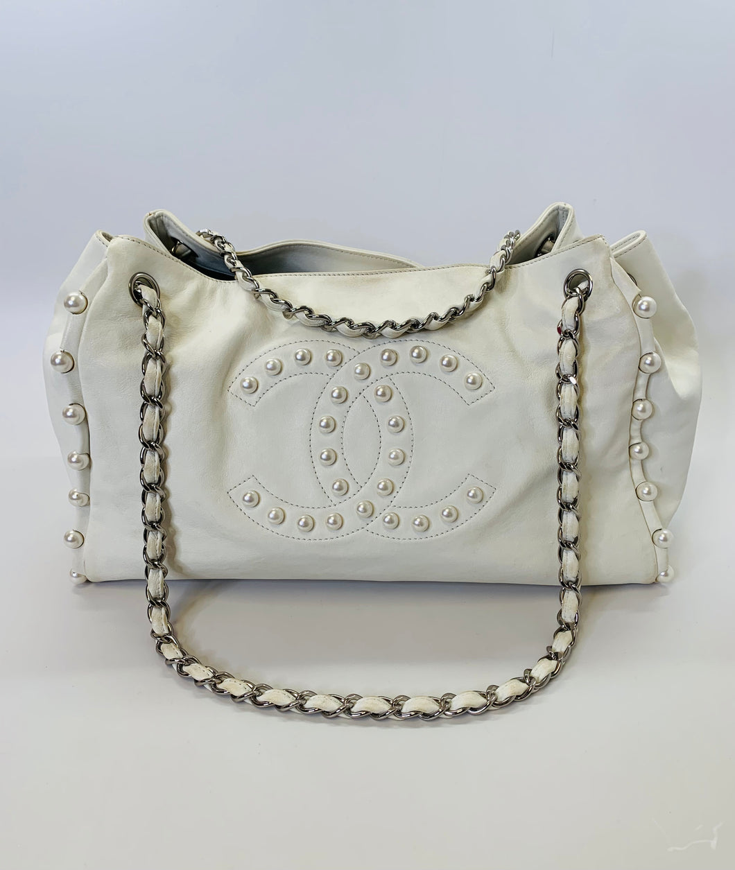 CHANEL Ivory Pearl Obsession Medium Tote Bag – JDEX Styles