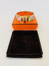 Load image into Gallery viewer, Hermès Charniere  L Bolduc Au Carr Bracelet Size M