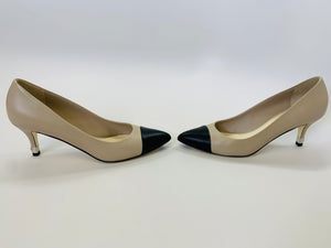 CHANEL Grey and Black Pumps Size 40
