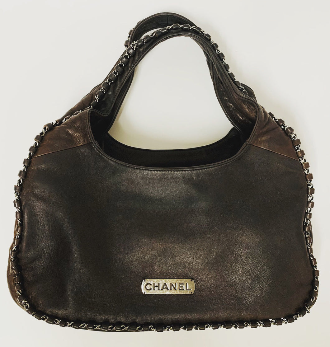 Chanel Black Lambskin Flat Chain Handle Tote Q6B0XE1IKB153