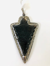 Load image into Gallery viewer, Rainey Elizabeth Arrow Pendant