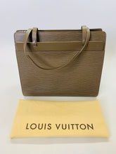 Load image into Gallery viewer, Louis Vuitton Pepper Epi Leather Croisette PM Tote Bag