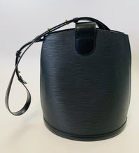 Load image into Gallery viewer, Louis Vuitton Black Epi Leather Cluny Bag