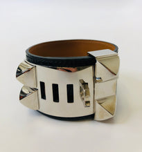 Load image into Gallery viewer, Hermès Black Shiny Alligator and Palladium Plated Collier de Chien Bracelet size Small