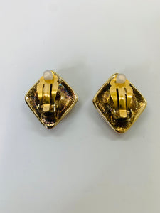 CHANEL Vintage Gold CC Clip Earrings