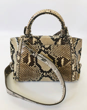 Load image into Gallery viewer, Salvatore Ferragamo Roccia Bag