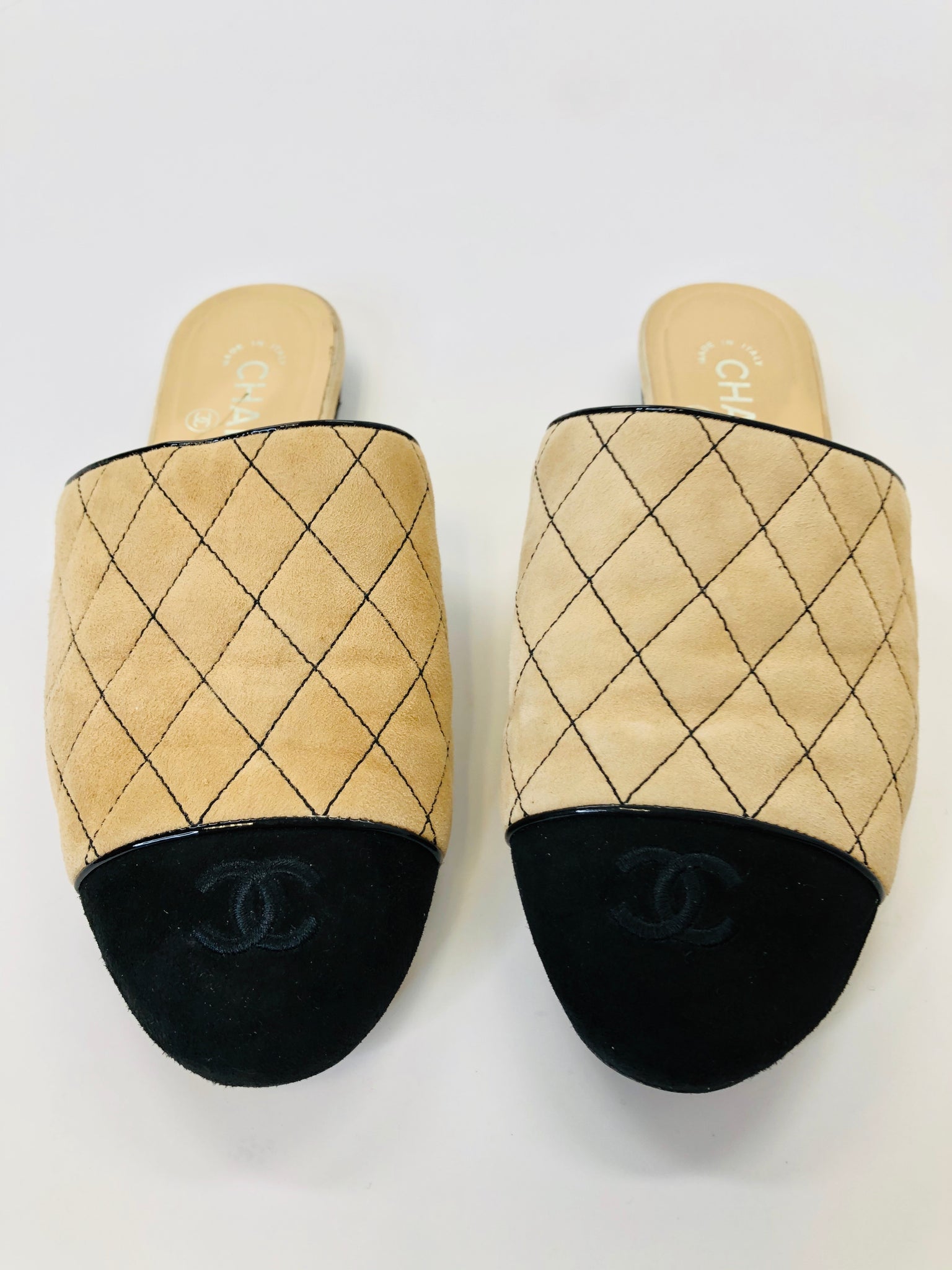 Chanel Black/Beige Leather CC Cap Toe Mule Sandals Size 37 Chanel