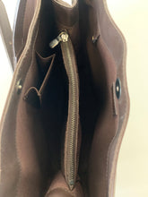 Load image into Gallery viewer, Louis Vuitton Mandora MM Bag