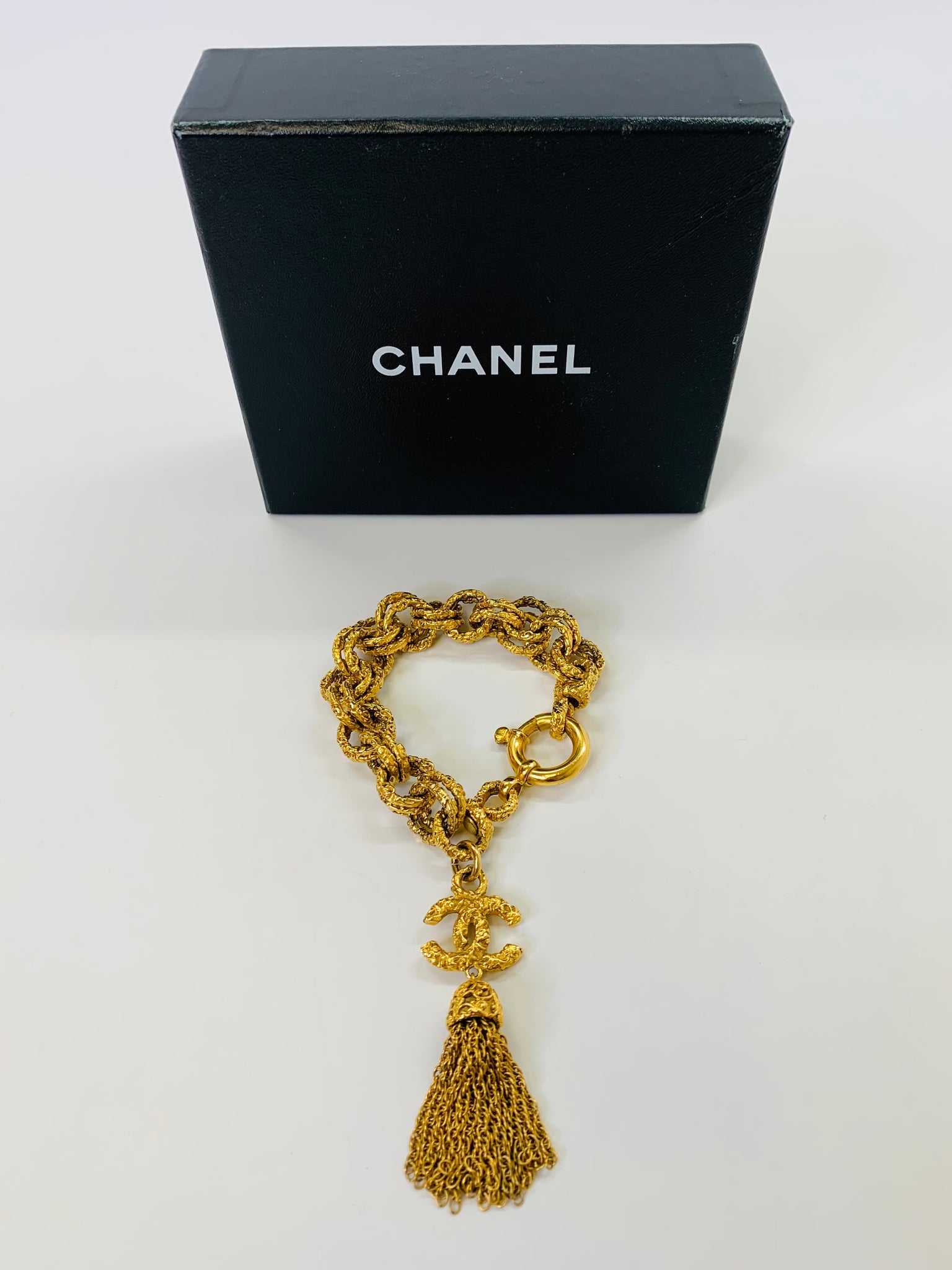 Chanel Black Leather and Silvertone Chain CC Logo Belt - Yoogi's Closet