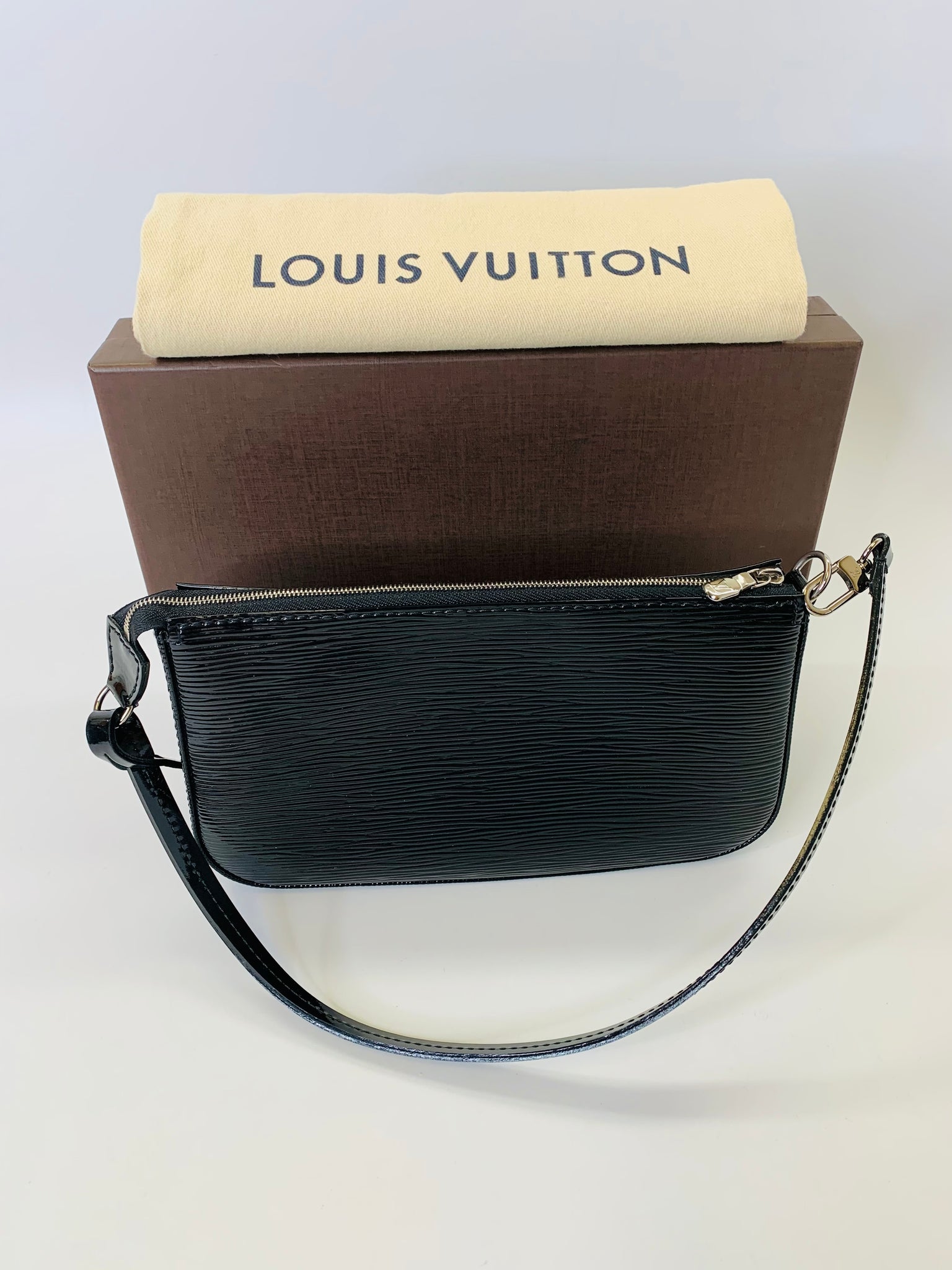 Louis Vuitton Pochette Accessoires, Epi Leather Noir Black, 5+ YEARS WEAR  & TEAR