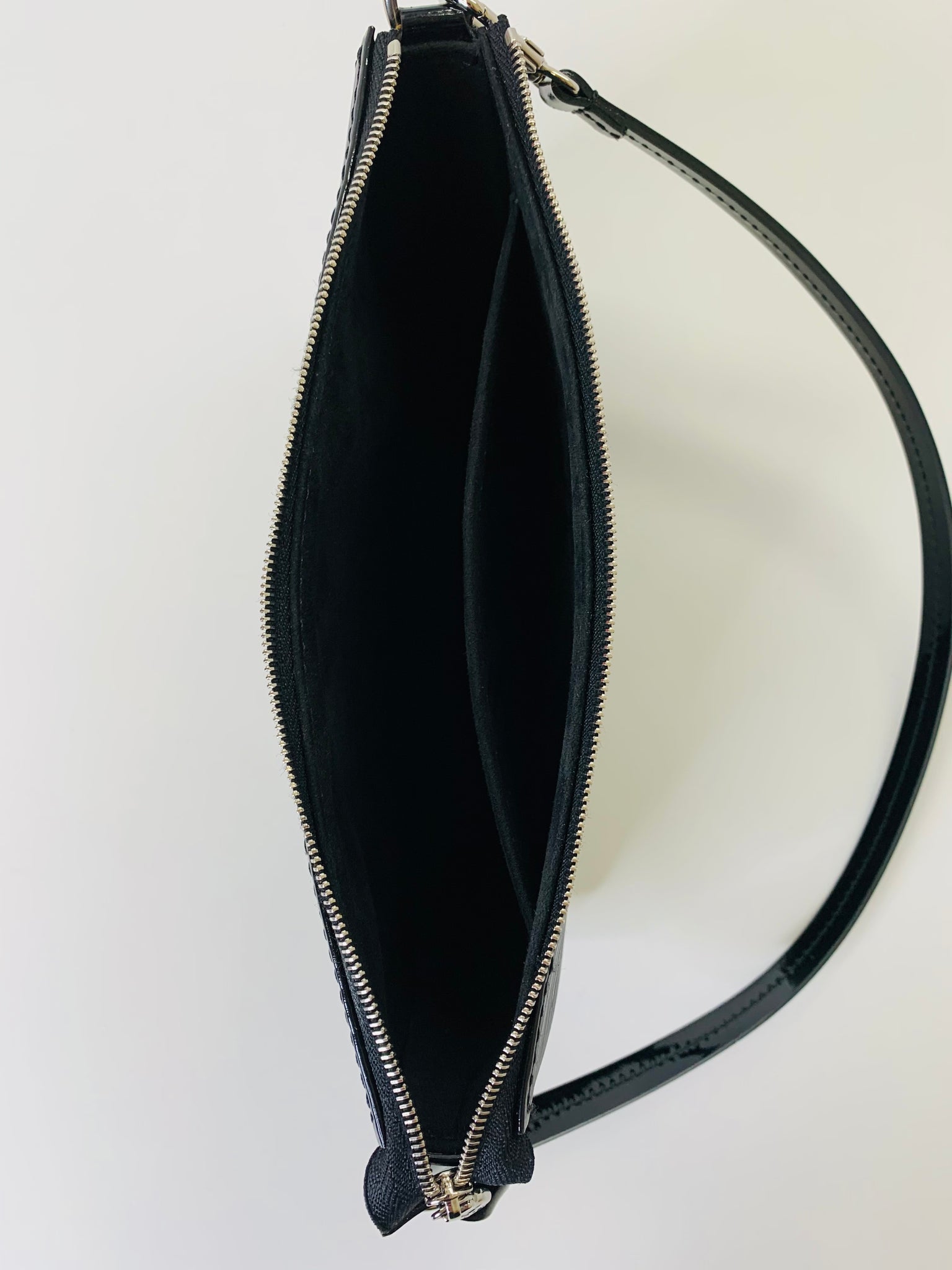 Louis Vuitton Black Epi Pochette Accessoires QJAJUILRKB008
